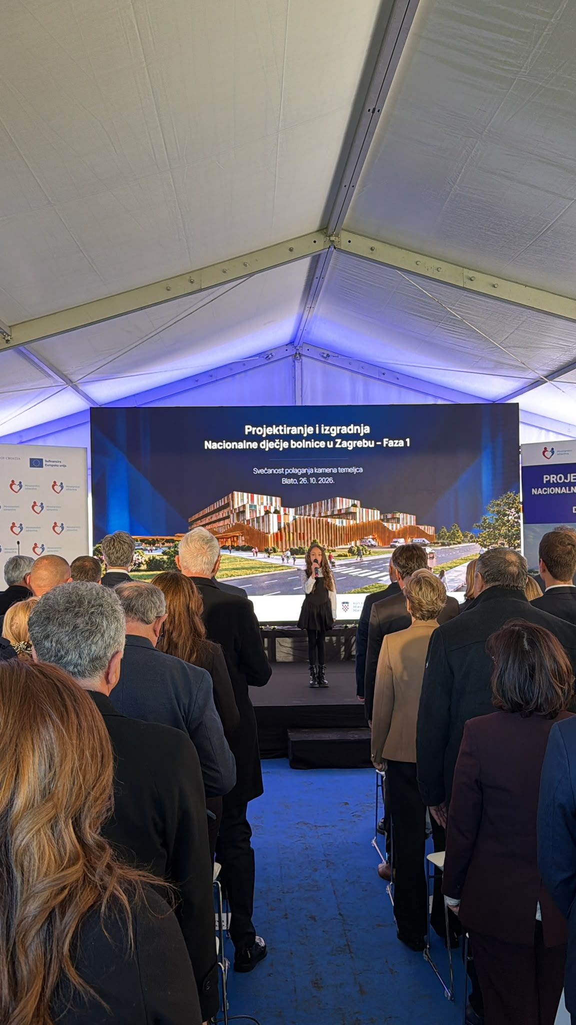 Nikol Kutnjak emotivnom izvedbom hrvatske himne uveličala povijesni dan za hrvatsko zdravstvo